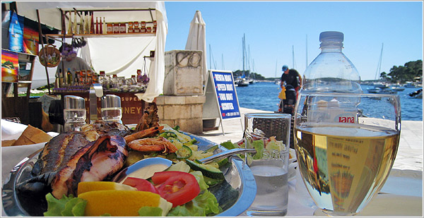 Comiendo en Hvar, Croacia